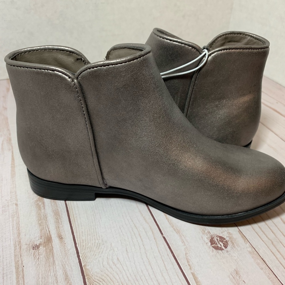 Cat & Jack Girls Pewter Ankle Boots Size 2 - Picture 4 of 8